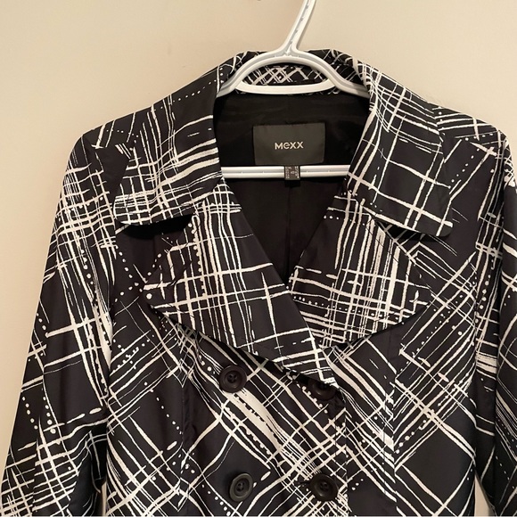 LIGHT WEIGHT JACKET - Picture 7 of 8